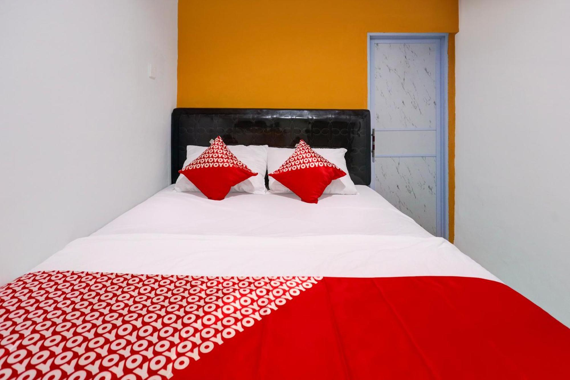 Super Oyo Capital O 93076 Batam Backpacker Guesthouse 2 Pembunuh エクステリア 写真