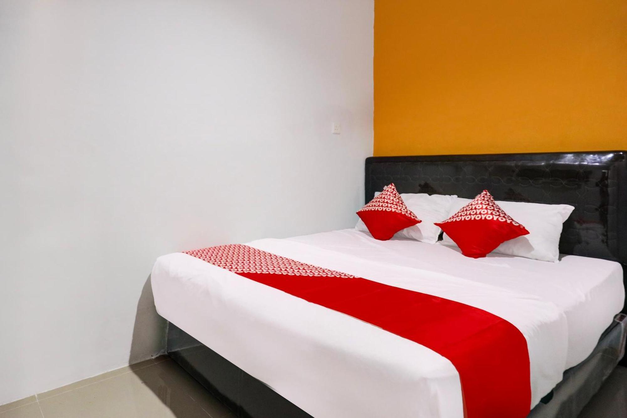 Super Oyo Capital O 93076 Batam Backpacker Guesthouse 2 Pembunuh エクステリア 写真
